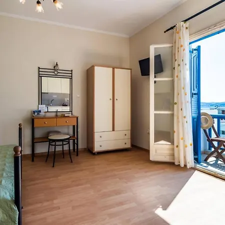 Finikas Adamantas (Milos)