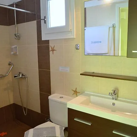 Finikas * Adamantas (Milos)