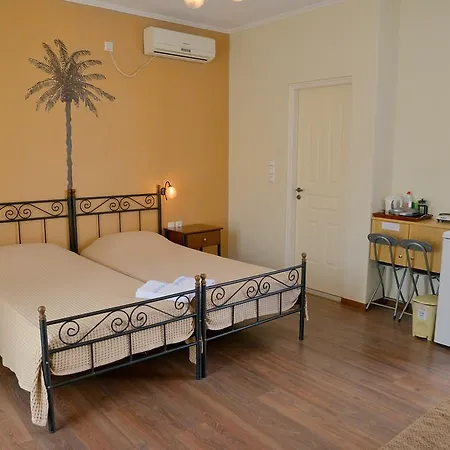 Finikas * Adamantas (Milos)