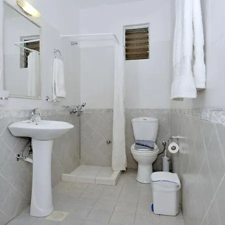 Finikas Apartamento Adamantas (Milos)