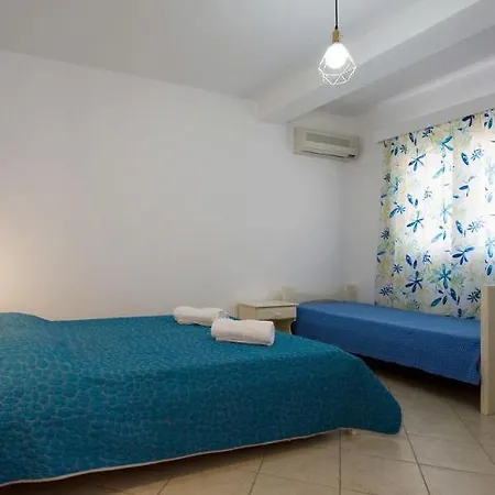 Finikas * Adamantas (Milos)