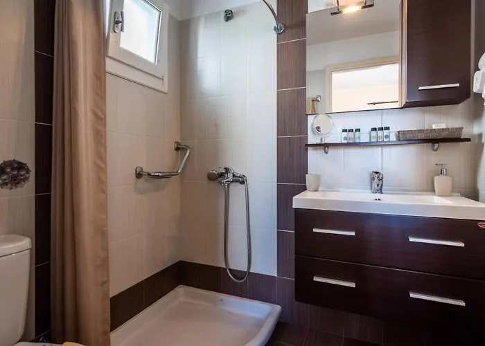 Finikas * Adamantas (Milos)