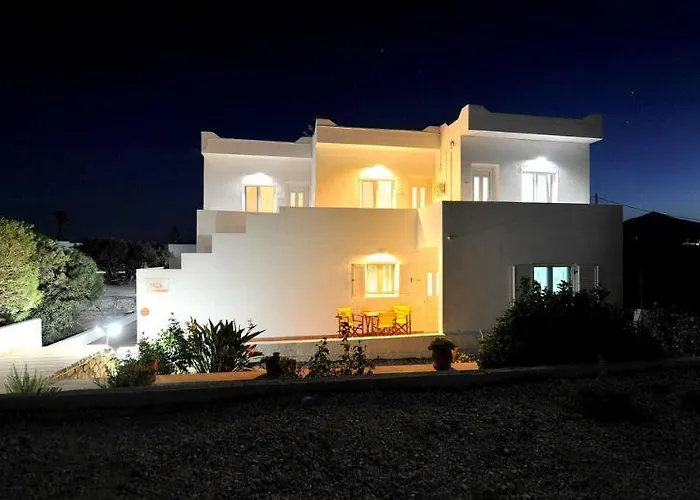 Finikas * Adamantas (Milos)