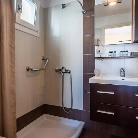 Finikas * Αδάμας