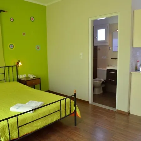 Apartment Finikas Adamantas (Milos)