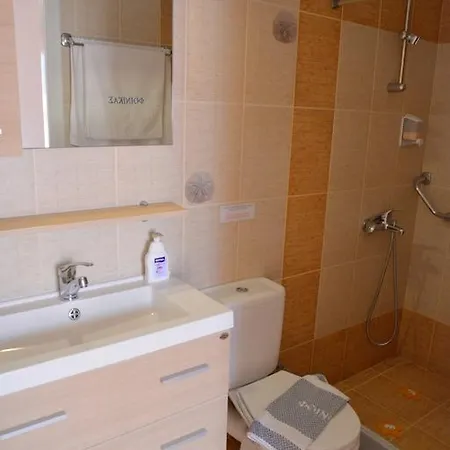 Finikas Apartment *