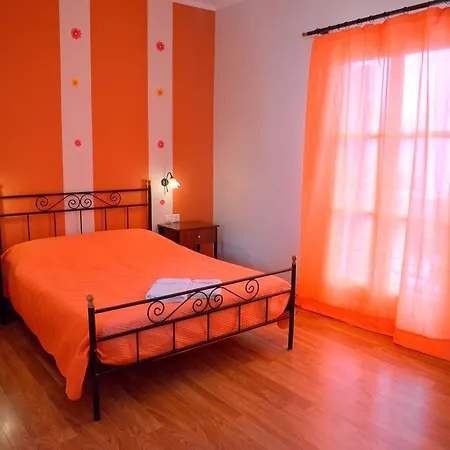 Apartment Finikas *