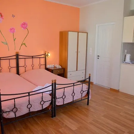 Finikas Αδάμας