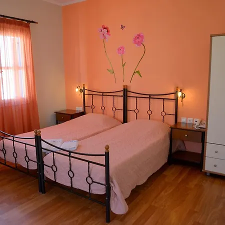 Finikas Adamantas (Milos)