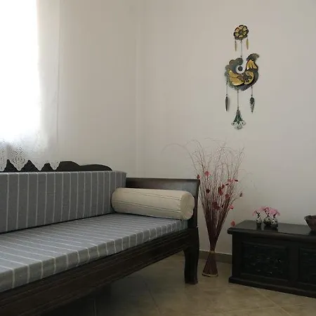 Finikas * Adamantas (Milos)