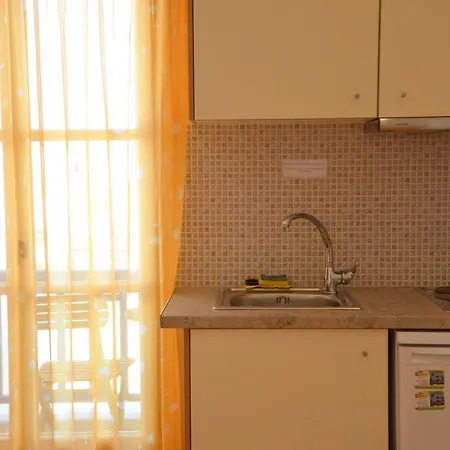 Finikas Apartment *