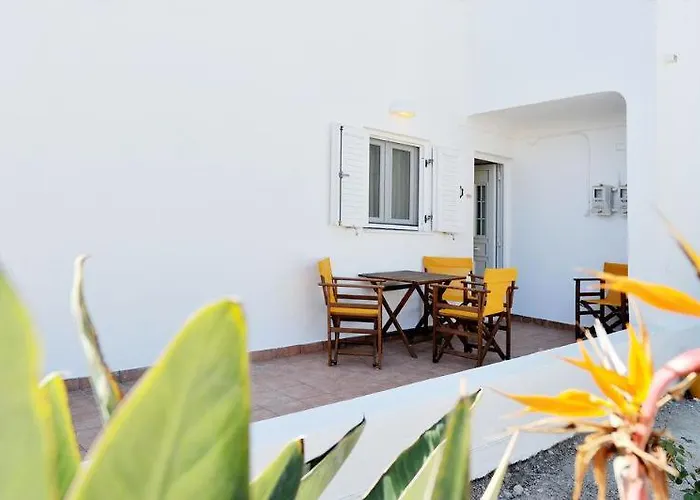 Finikas * Adamantas (Milos)